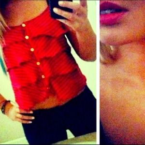 💢Ruffled red silky tank💢