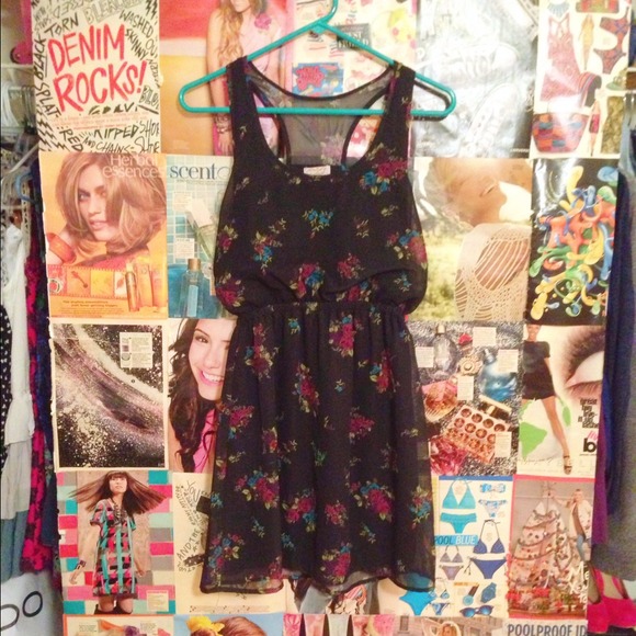 Black floral sleeveless dress - Picture 2 of 3