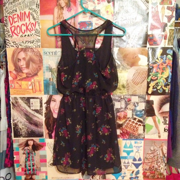 Black floral sleeveless dress - Picture 3 of 3