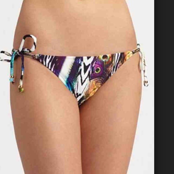 Modeled suits - Picture 2 of 4