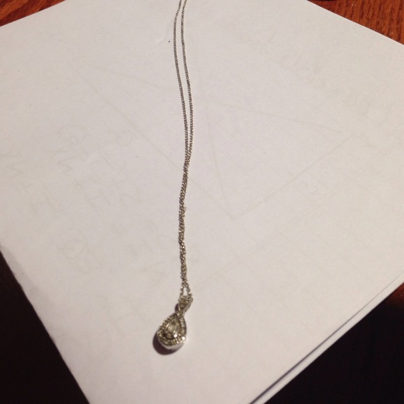 Zales teardrop diamond necklace - Picture 2 of 2