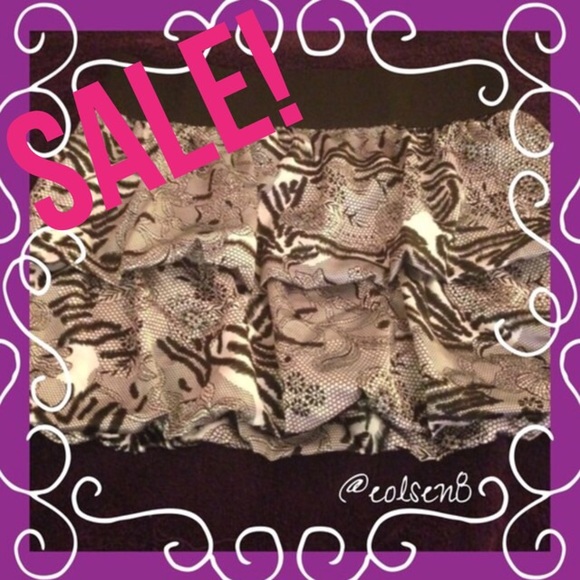 🎉SALE!🎉Black and White Silky Skirt