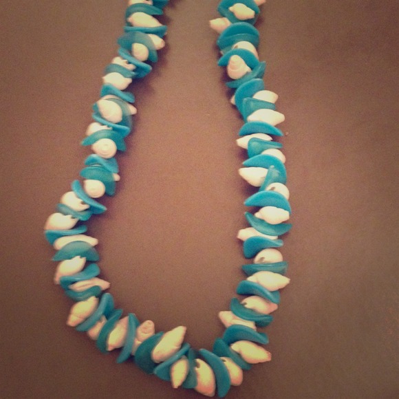 Shell necklace