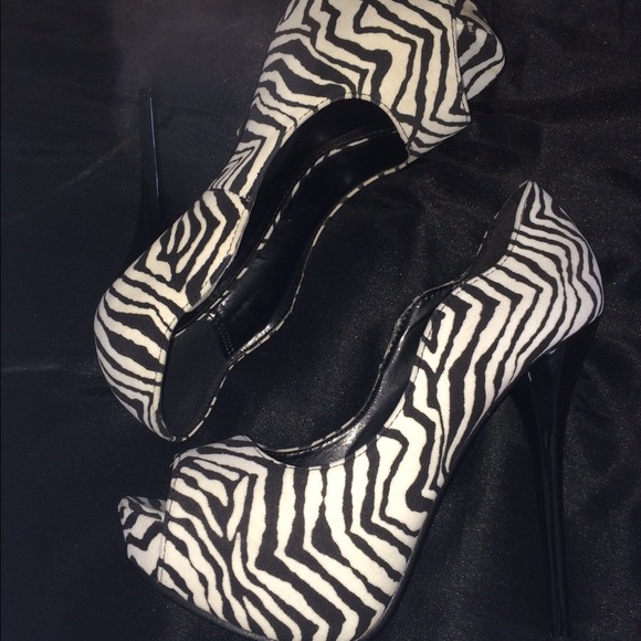 Bundle, Zebra Peep Toe Pumps and blue velvet pumps