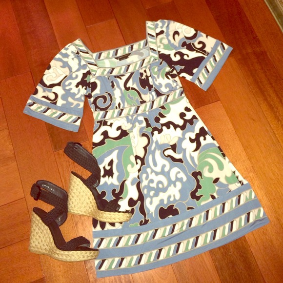 🎉HP🎉BCBG MAXAZRIA Paisley Dress