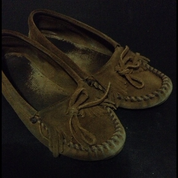 Minnetonka Kilty suede moccasins