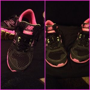Running shoes NB