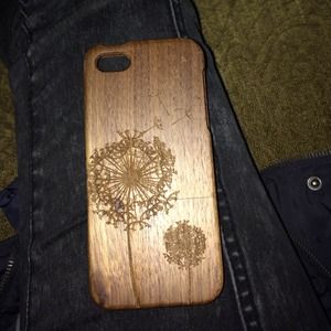 Dandelion walnut wood iphone 5/5s case NWOT