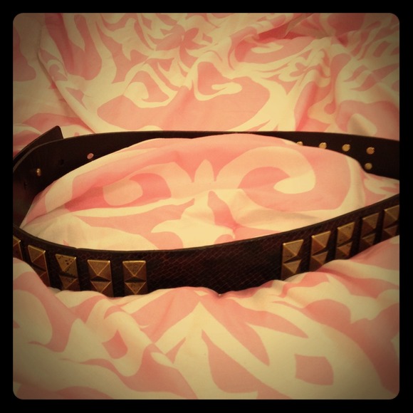 Tory Burch belt. Brown