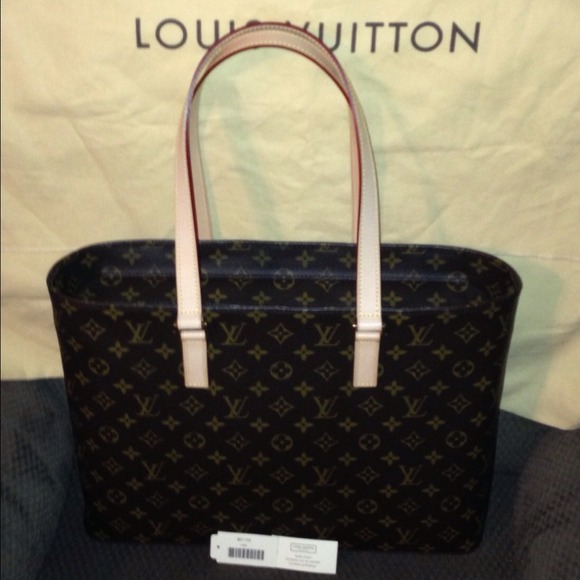💢SOLD Locally💢 New Louis Vuitton Luco