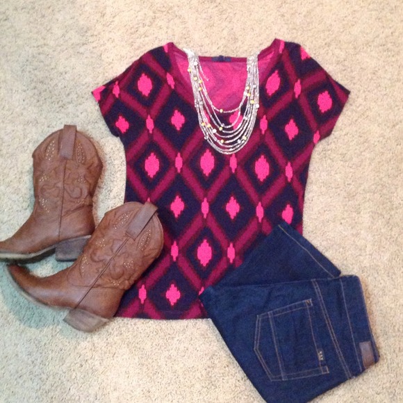 🚫SOLD IN BUNDLE🚫Flirty Gap Top