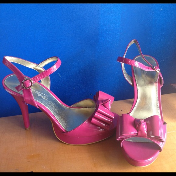 Fuschia strap sandals