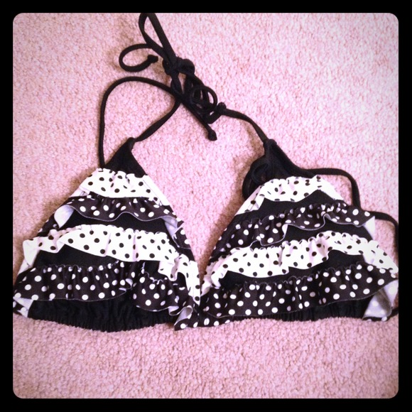 ❌SOLD❌ Black & White polka dot ruffle bikini top