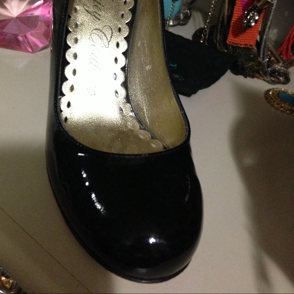 Round toe Juicy Couture 🎉price reduced🎉