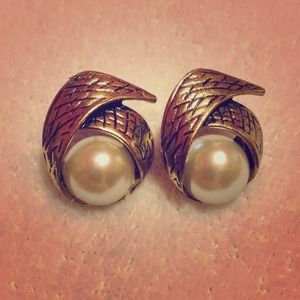 Vintage pearl earrings