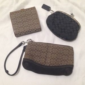 Authentic COACH wallet/wristlet/coin purse