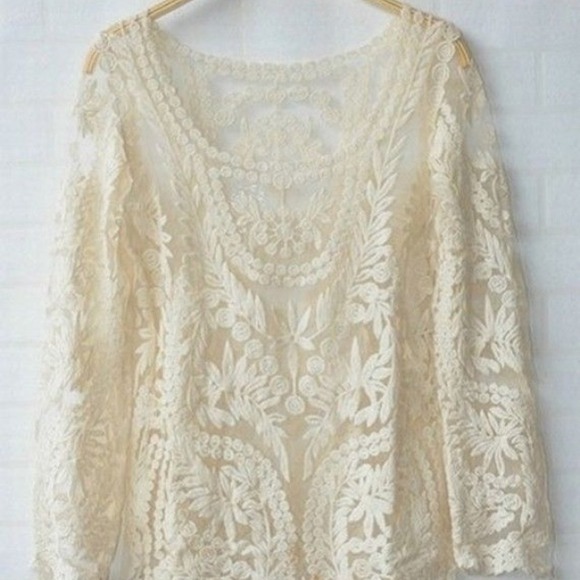 Lace crochet top HP 12/27
