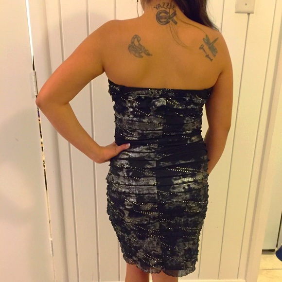 Black strapless dress. - Picture 4 of 4