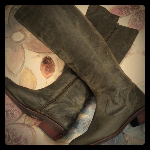 farylrobin Boots - Distressed Hunter Green Leather Boots