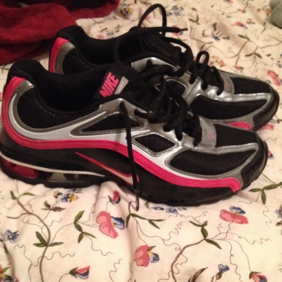 Nike tennis shoes