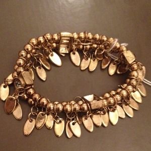 Gold dangle bracelet