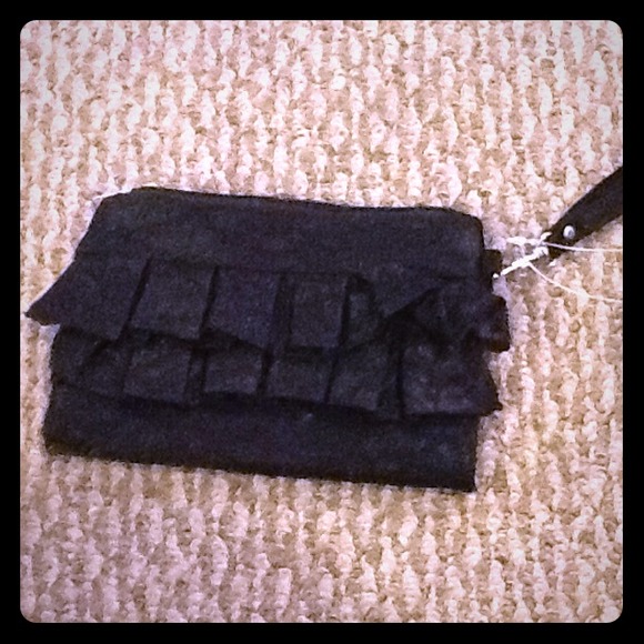 ⚡️FLASH SALE⚡️Super sweet black lace wristlet