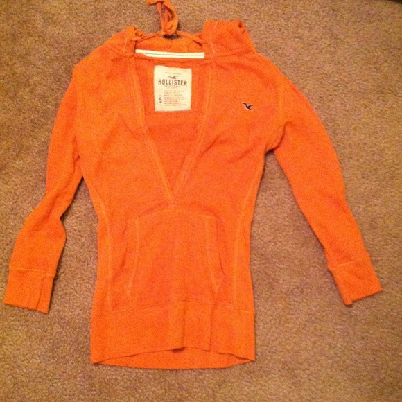 Sold Hollister light weight hoody. Gently used.
