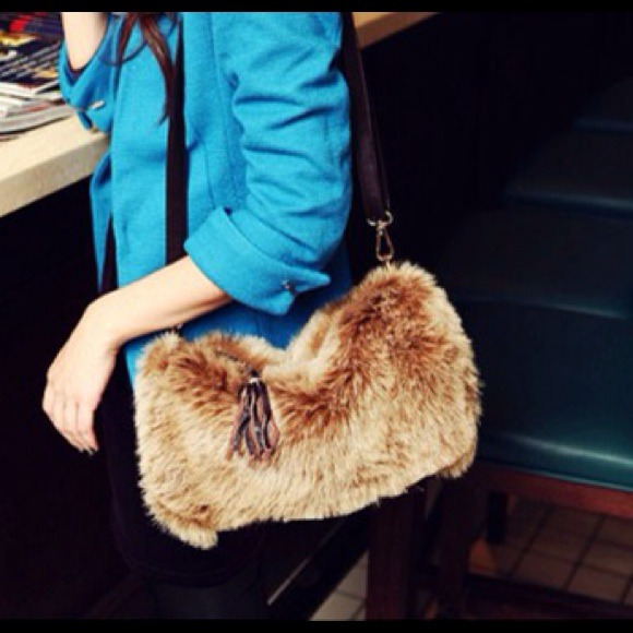 Handbags - New Vogue Style Tassel Embellished Fur Bag