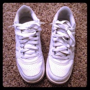 🎉ᔕᗩᒪE🎉 Nike's