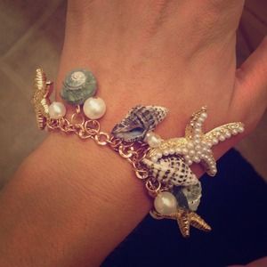 Beachy bracelet