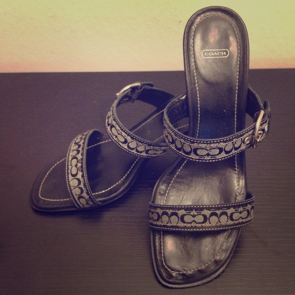 🚫SOLD🚫 Coach Maria Logo Sandals