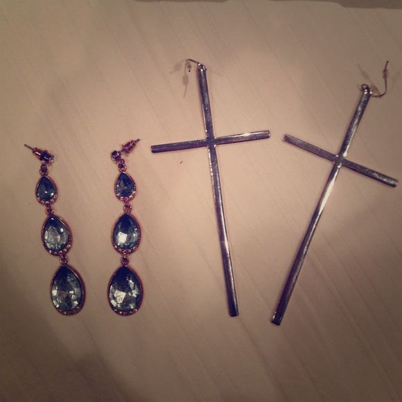 Gorgeous earrings! Selling both💕💎 - Picture 1 of 3