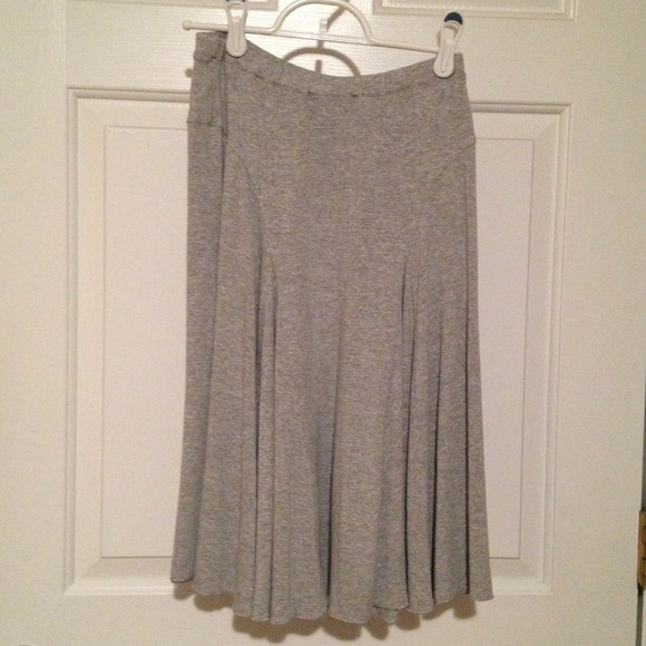 Gray lightweight skirt
