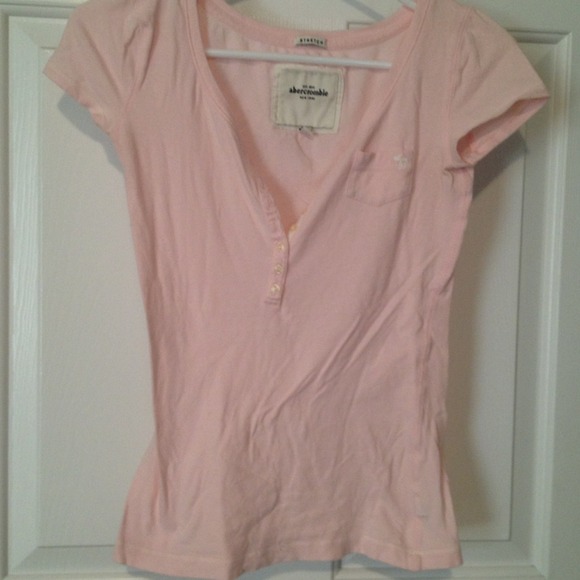 A&F pink tee and tanks bundle. 🌟🎀