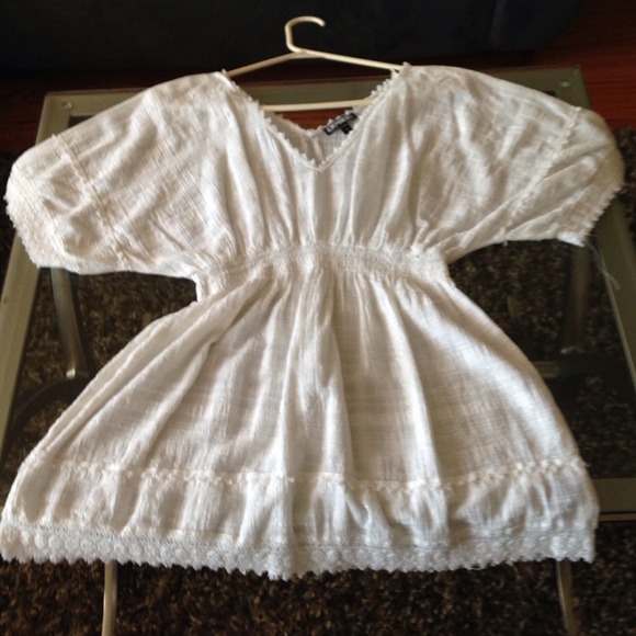 👚❤️ Express white off the shoulder blouse sold