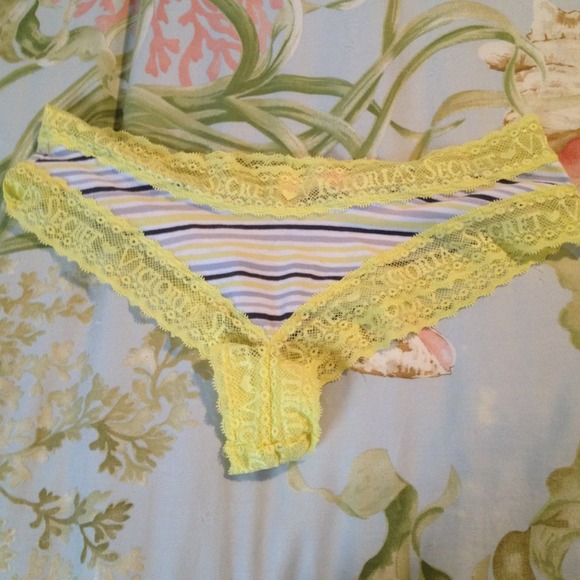 VS cute undies bundle of 6 pair!!! For Ashley ⭐⭐⭐⭐