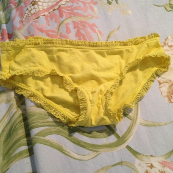 VS undie.  And five more!! Bundle for scottygirl