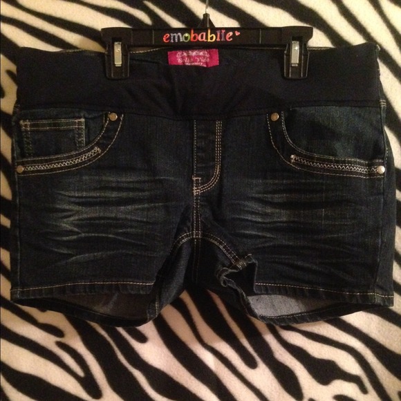 Maternity shorts