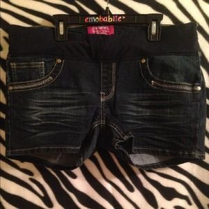 Maternity shorts