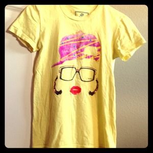 Size SM cute yellow t shirt