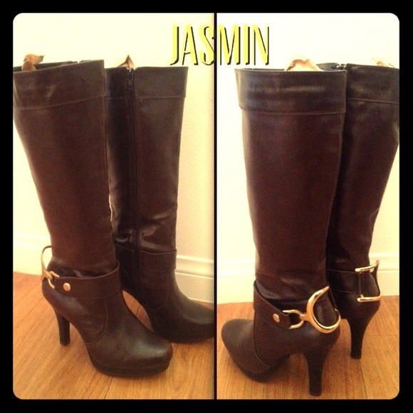 Dark brown boots