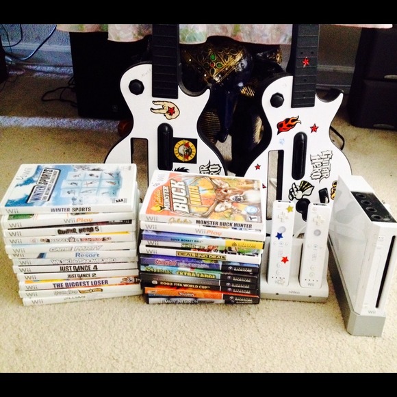 💢SOLD💢 Nintendo Wii Bundle Lot - Picture 1 of 4