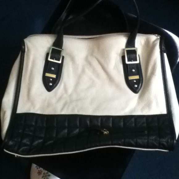 Purse - Picture 4 of 4