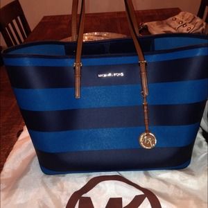 HOLD Michael Kors Large Tote. Excellent Condition!