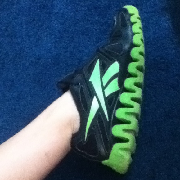 Shoes - Picture 3 of 4