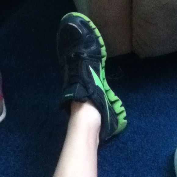 Shoes - Picture 4 of 4