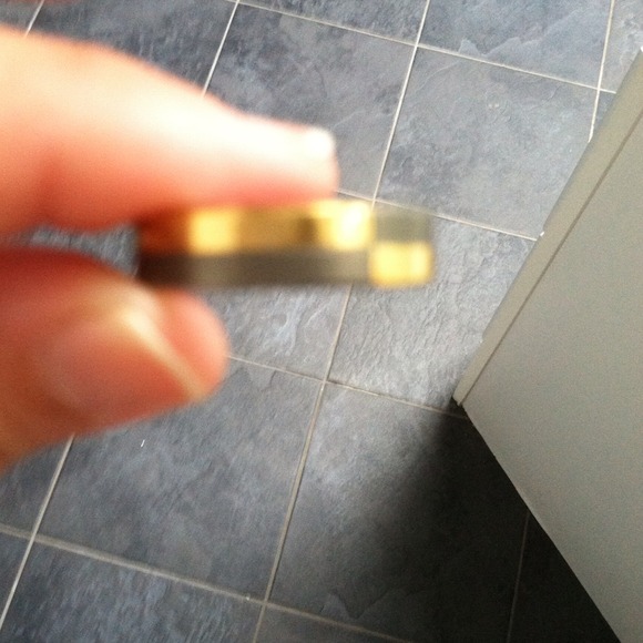 Ring - Picture 2 of 2