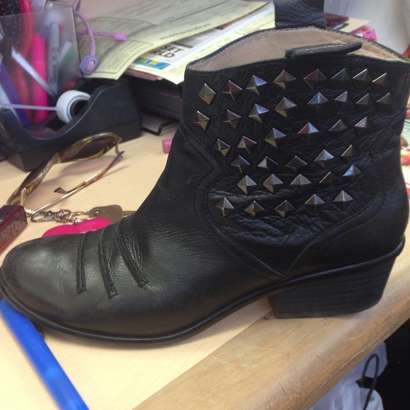 Rachel roy boots