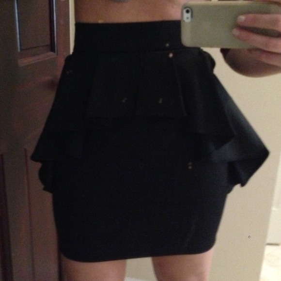 Bebe black ruffle skirt