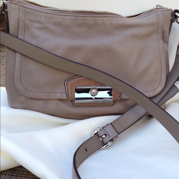 Sold💯Authentic Coach Kristin Cross Body Taupe